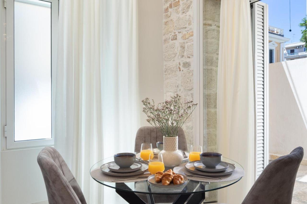Corfu  Modern-Vintage Old Town Suites מראה חיצוני תמונה