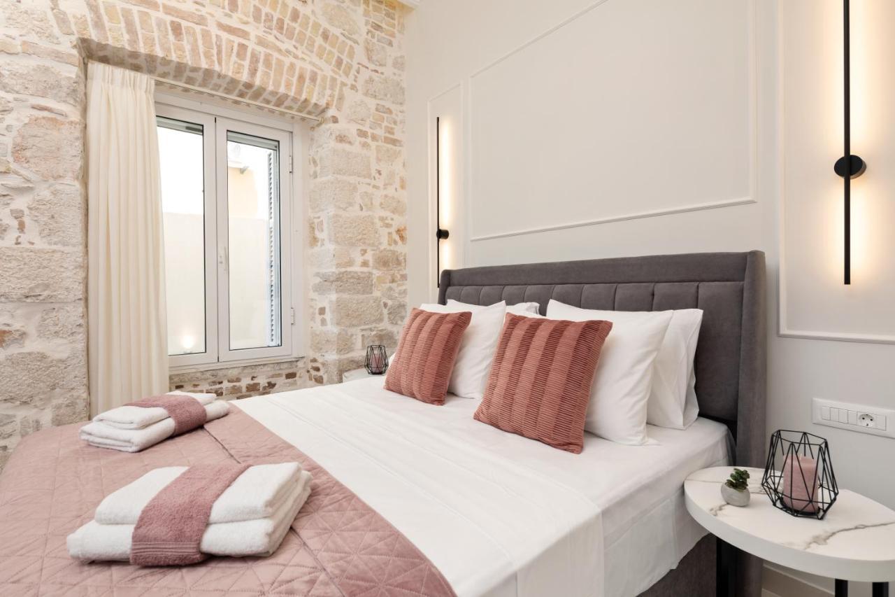 Corfu  Modern-Vintage Old Town Suites מראה חיצוני תמונה