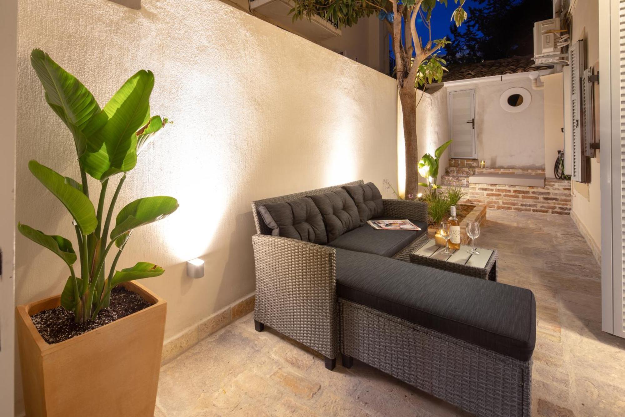 Corfu  Modern-Vintage Old Town Suites מראה חיצוני תמונה