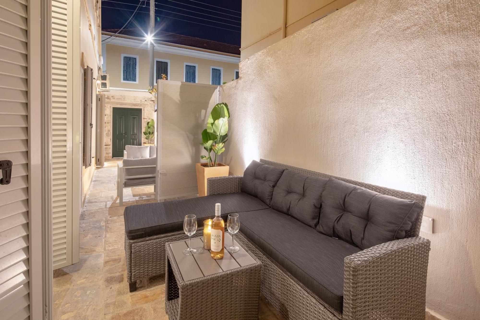 Corfu  Modern-Vintage Old Town Suites מראה חיצוני תמונה